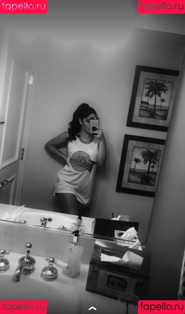 Mary Noura / marynouraa / princessjasmine3 Onlyfans Photo Gallery 