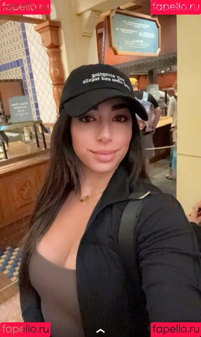 Mary Noura / marynouraa / princessjasmine3 Onlyfans Photo Gallery 