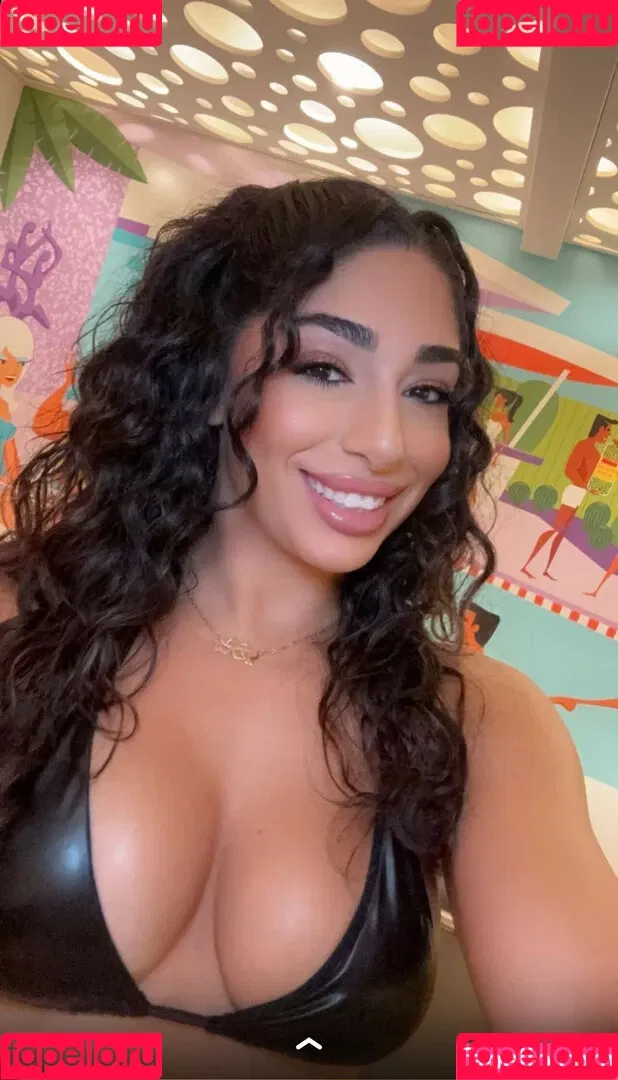 Mary Noura / marynouraa / princessjasmine3 Onlyfans Photo Gallery 