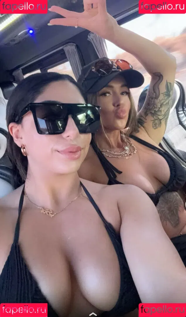 Mary Noura / marynouraa / princessjasmine3 Onlyfans Photo Gallery 