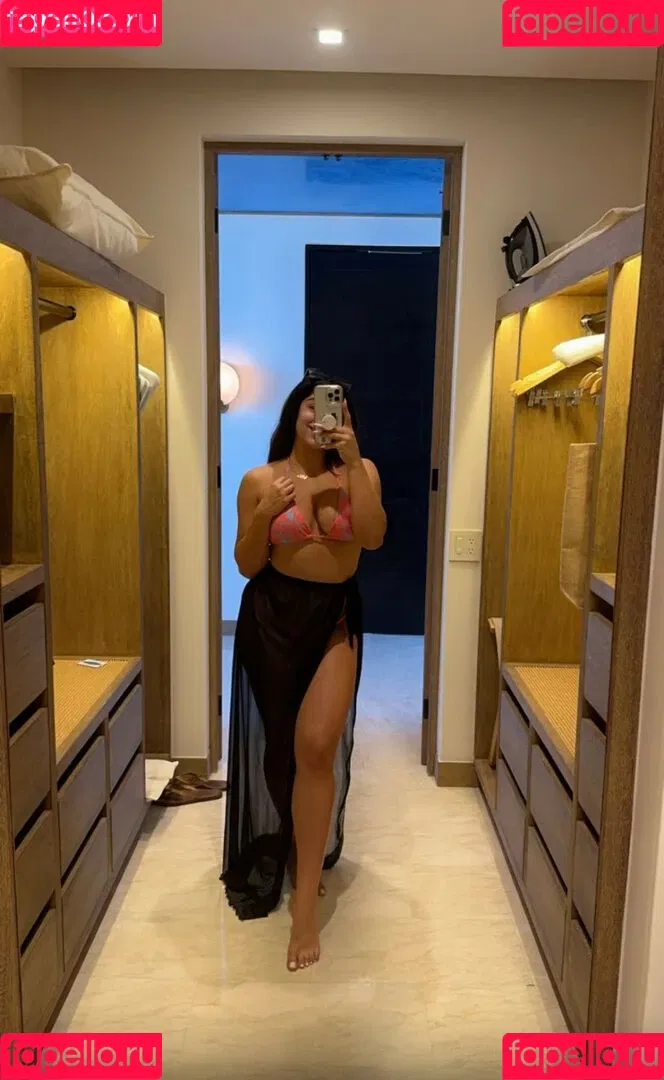 Mary Noura / marynouraa / princessjasmine3 Onlyfans Photo Gallery 