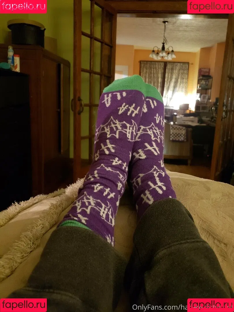fl0werchildd / harleyandivysfeet Onlyfans Photo Gallery 