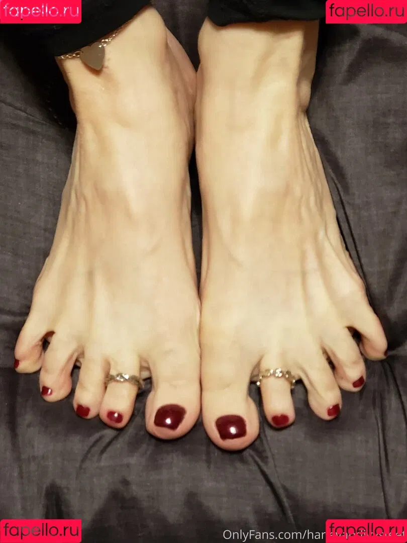 fl0werchildd / harleyandivysfeet Onlyfans Photo Gallery 