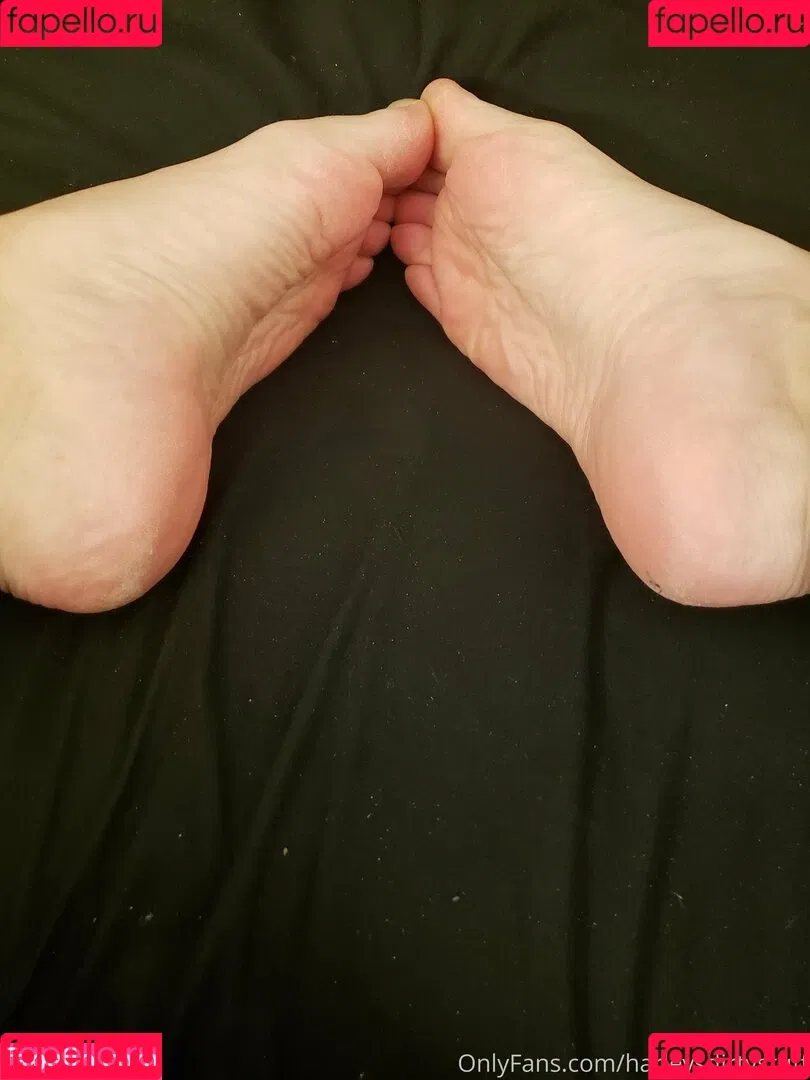 fl0werchildd / harleyandivysfeet Onlyfans Photo Gallery 