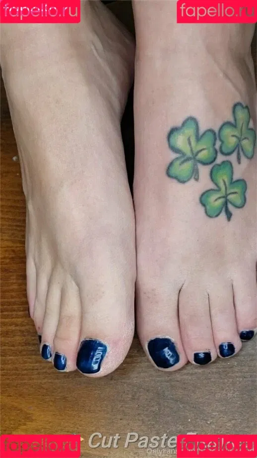 fl0werchildd / harleyandivysfeet Onlyfans Photo Gallery 