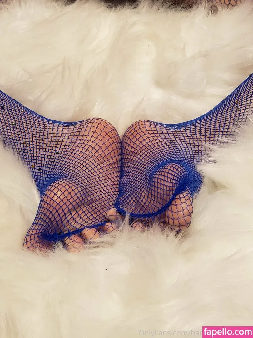 fl0werchildd / harleyandivysfeet Onlyfans Photo Gallery 