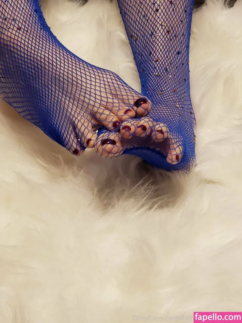 fl0werchildd / harleyandivysfeet Onlyfans Photo Gallery 