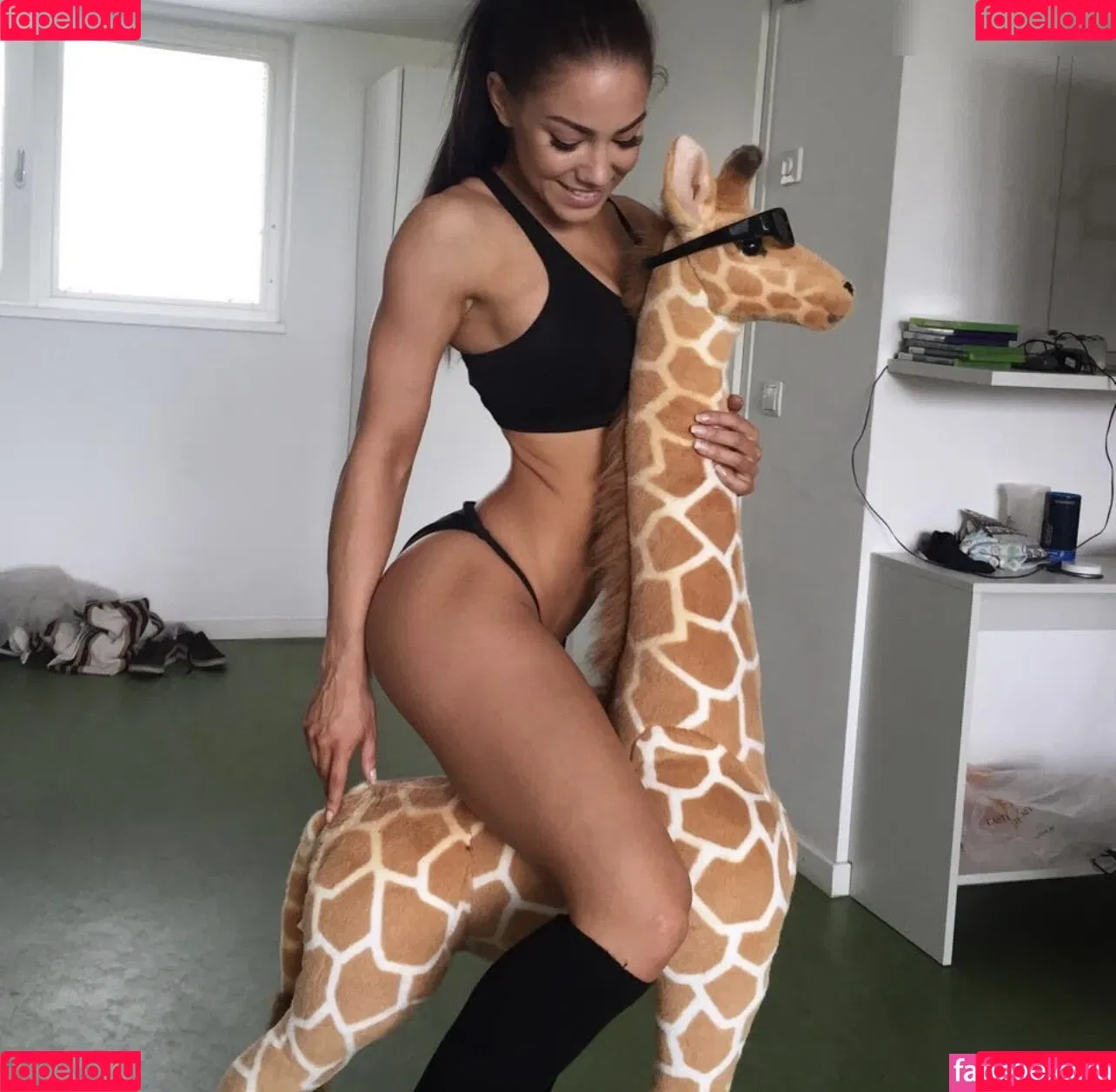 Stephanie Davis / stephaniedavis88 Onlyfans Photo Gallery 