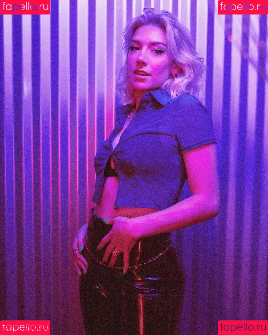 Courtney Miller / co_mill / pikagurlx / typicalvlogs Onlyfans Photo Gallery 