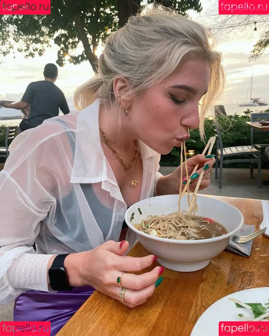 Courtney Miller / co_mill / pikagurlx / typicalvlogs Onlyfans Photo Gallery 