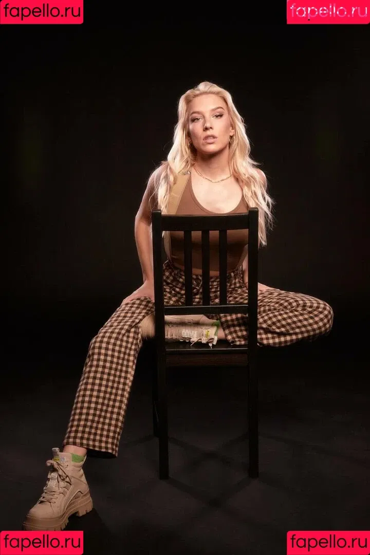 Courtney Miller / co_mill / pikagurlx / typicalvlogs Onlyfans Photo Gallery 