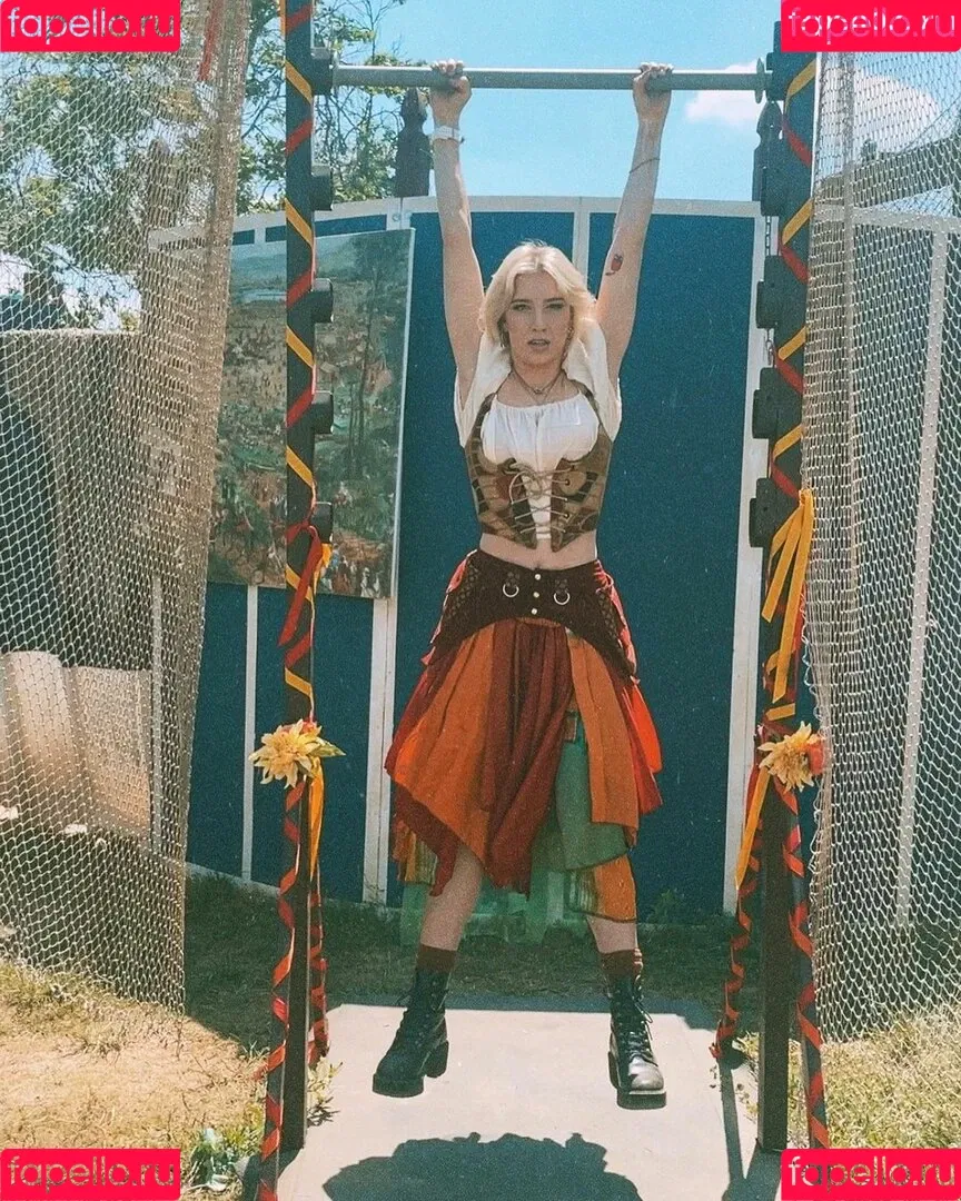Courtney Miller / co_mill / pikagurlx / typicalvlogs Onlyfans Photo Gallery 