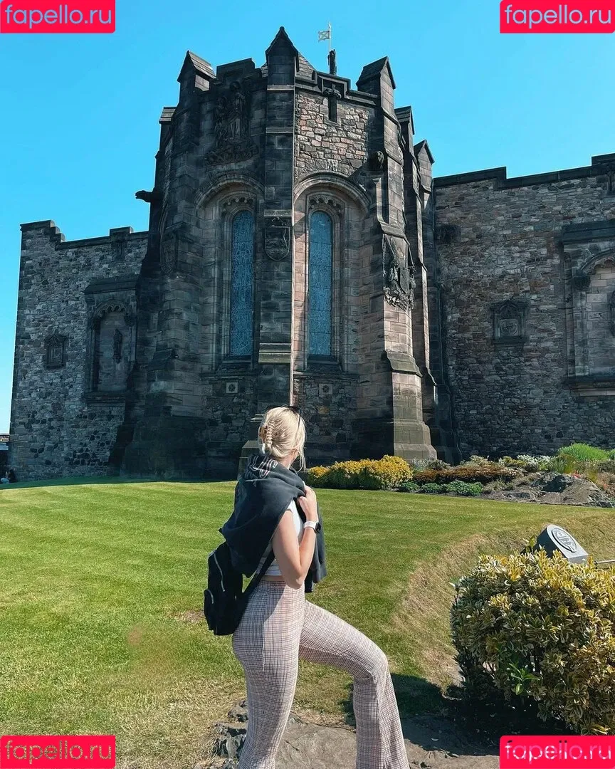 Courtney Miller / co_mill / pikagurlx / typicalvlogs Onlyfans Photo Gallery 