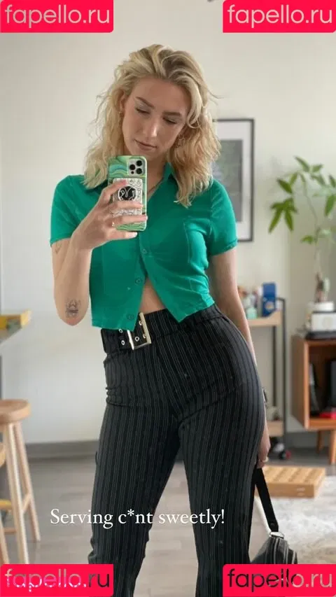 Courtney Miller / co_mill / pikagurlx / typicalvlogs Onlyfans Photo Gallery 