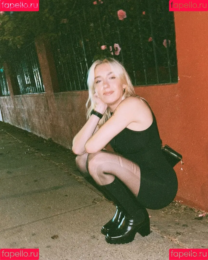 Courtney Miller / co_mill / pikagurlx / typicalvlogs Onlyfans Photo Gallery 