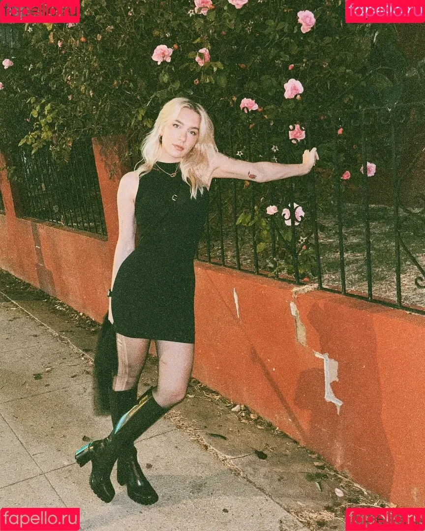 Courtney Miller / co_mill / pikagurlx / typicalvlogs Onlyfans Photo Gallery 