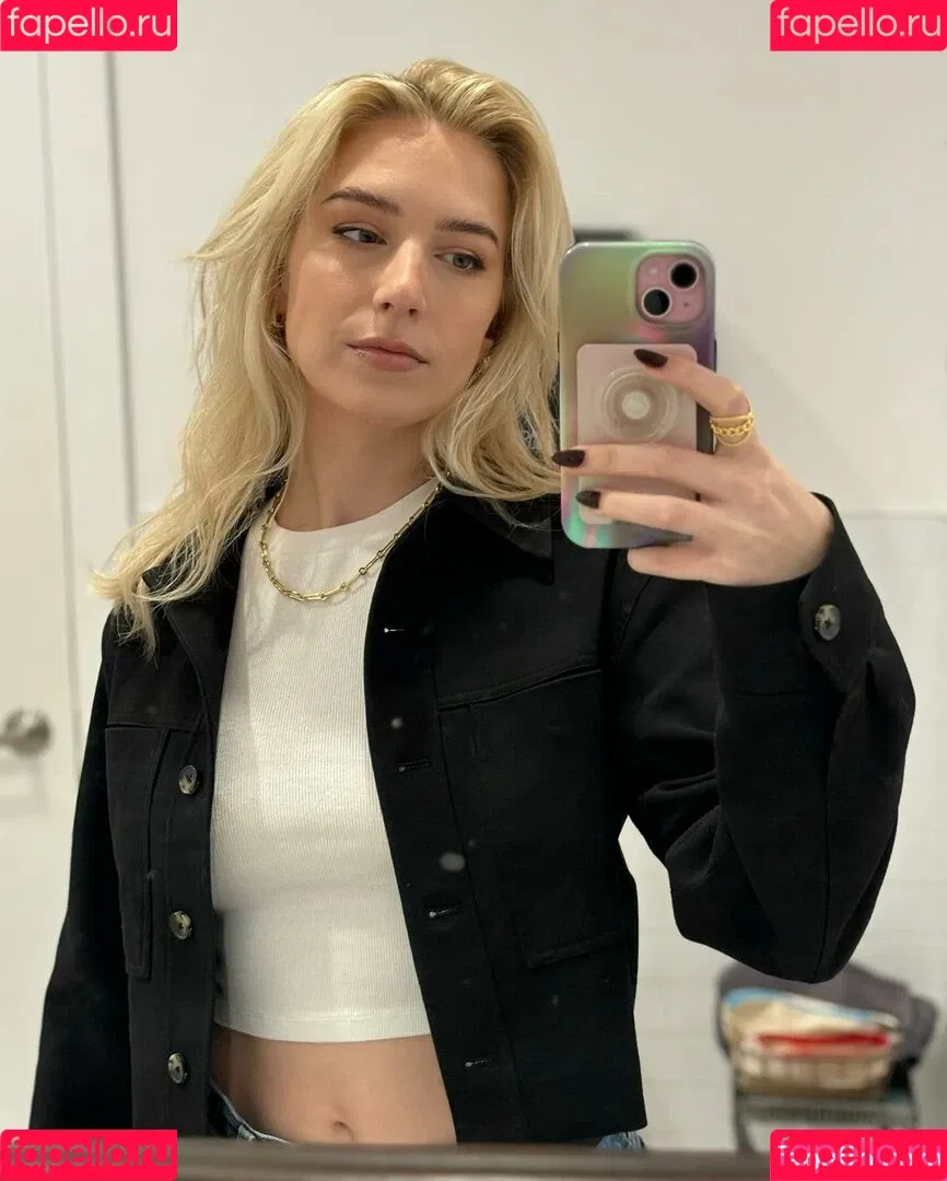 Courtney Miller / co_mill / pikagurlx / typicalvlogs Onlyfans Photo Gallery 