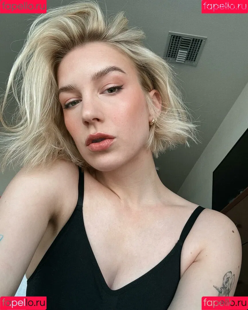 Courtney Miller / co_mill / pikagurlx / typicalvlogs Onlyfans Photo Gallery 