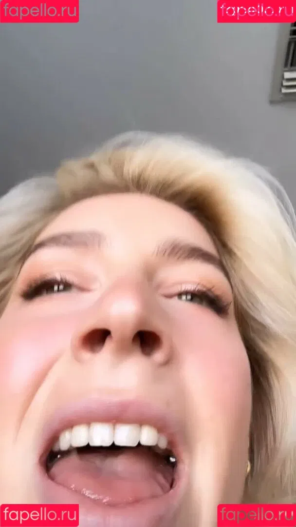 Courtney Miller / co_mill / pikagurlx / typicalvlogs Onlyfans Photo Gallery 