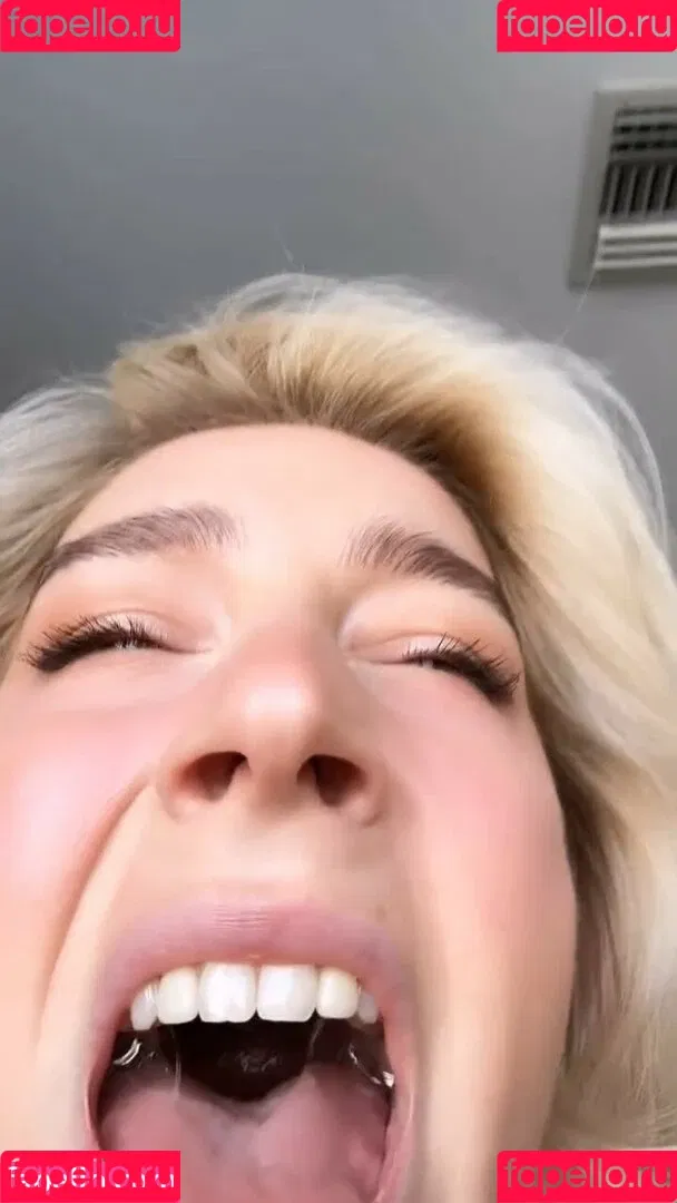 Courtney Miller / co_mill / pikagurlx / typicalvlogs Onlyfans Photo Gallery 