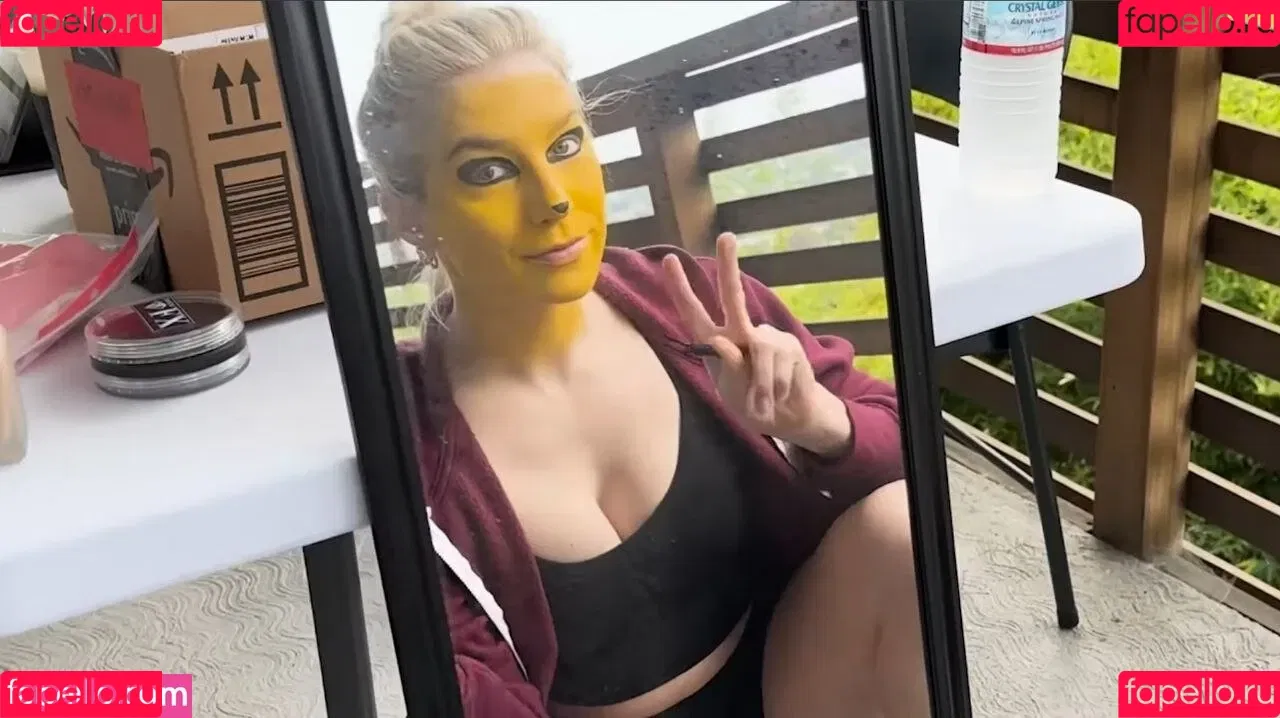 Courtney Miller / co_mill / pikagurlx / typicalvlogs Onlyfans Photo Gallery 