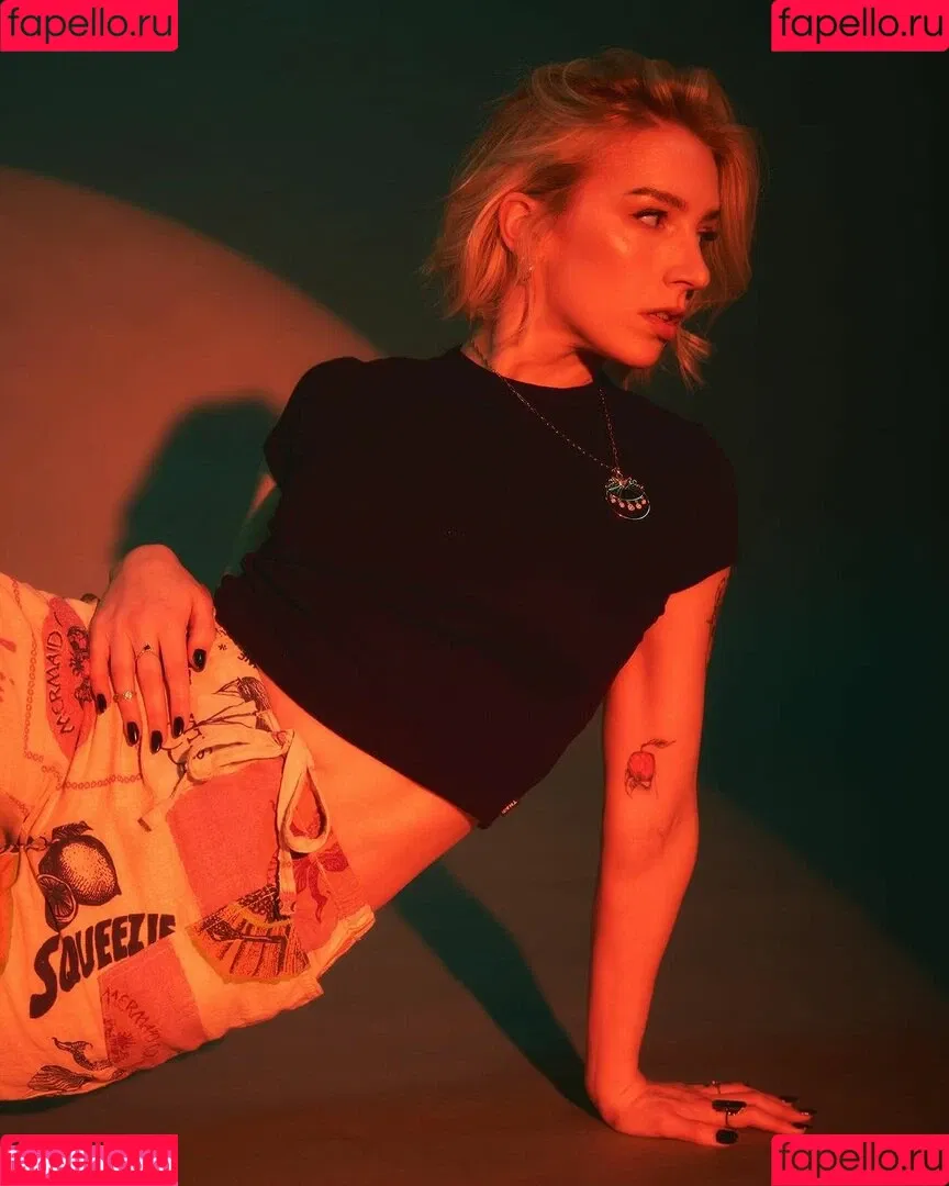 Courtney Miller / co_mill / pikagurlx / typicalvlogs Onlyfans Photo Gallery 