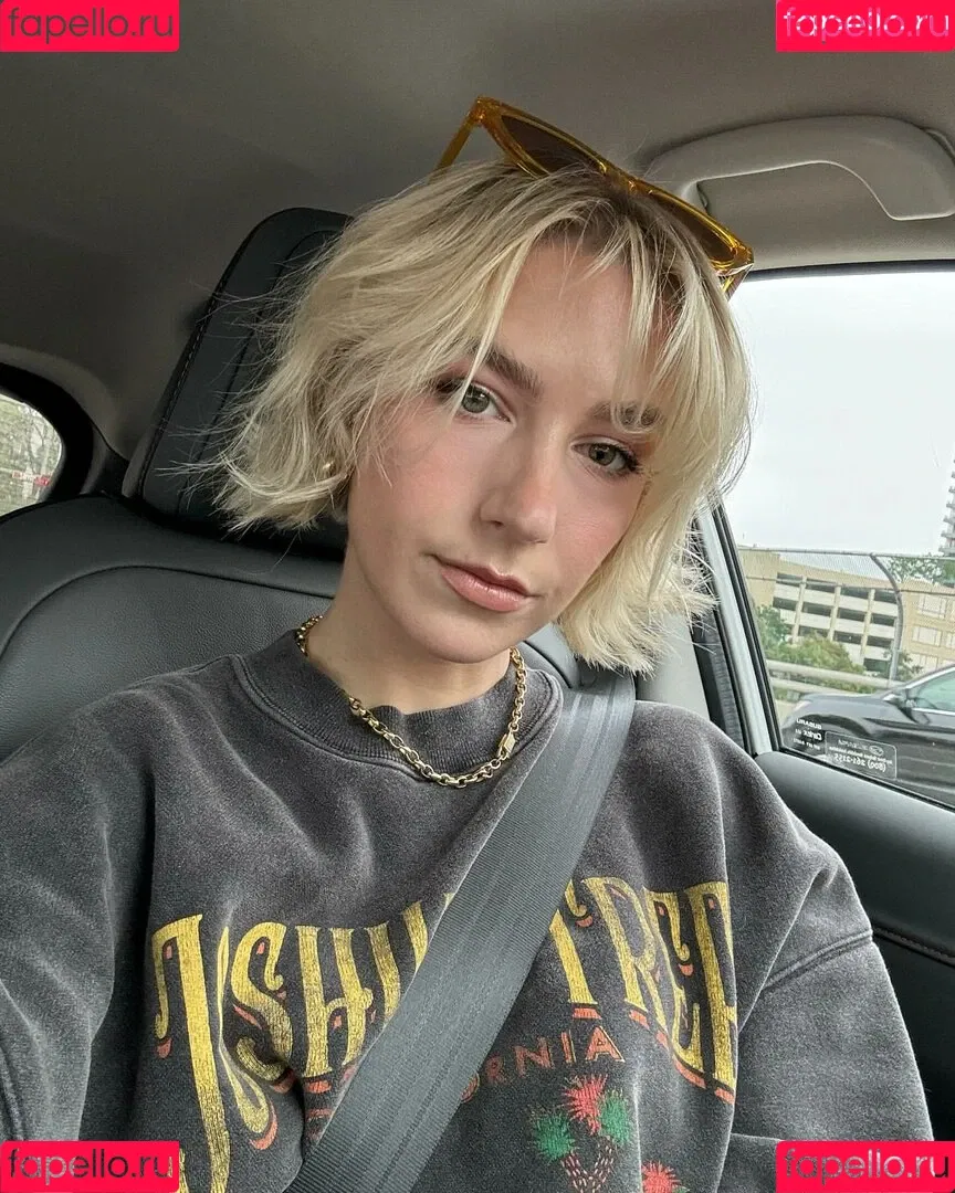Courtney Miller / co_mill / pikagurlx / typicalvlogs Onlyfans Photo Gallery 