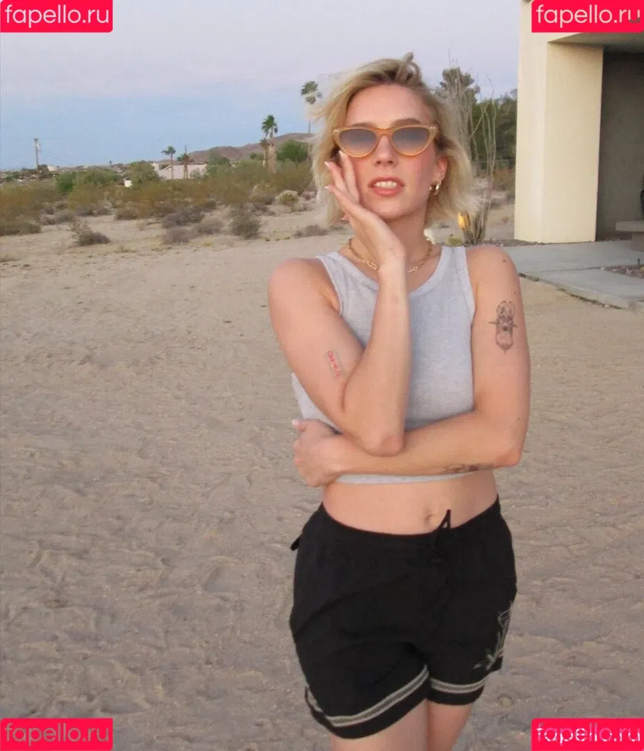 Courtney Miller / co_mill / pikagurlx / typicalvlogs Onlyfans Photo Gallery 