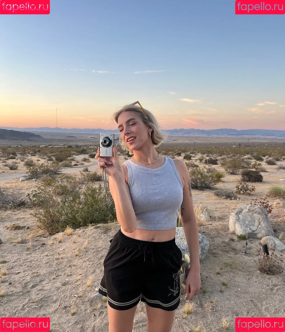 Courtney Miller / co_mill / pikagurlx / typicalvlogs Onlyfans Photo Gallery 