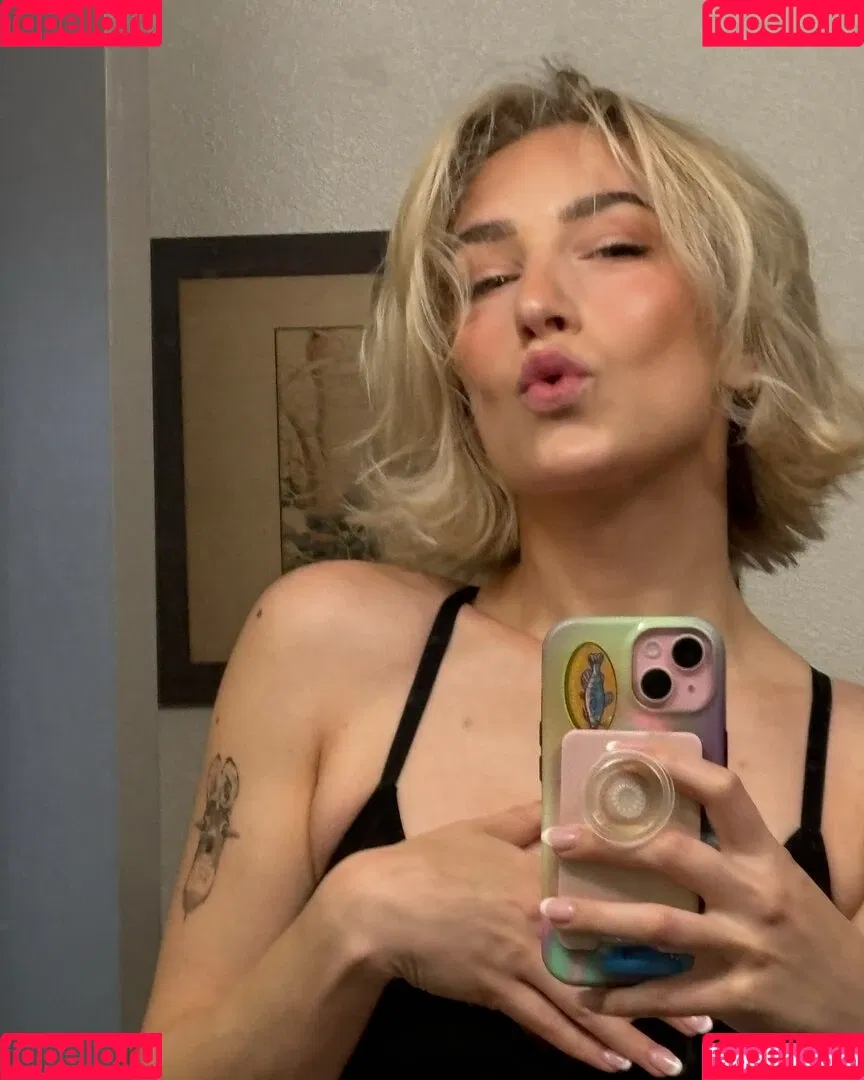 Courtney Miller / co_mill / pikagurlx / typicalvlogs Onlyfans Photo Gallery 