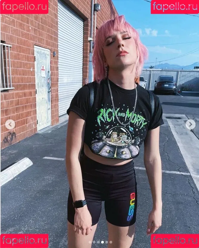 Courtney Miller / co_mill / pikagurlx / typicalvlogs Onlyfans Photo Gallery 
