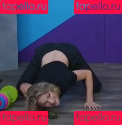 Courtney Miller / co_mill / pikagurlx / typicalvlogs Onlyfans Photo Gallery 