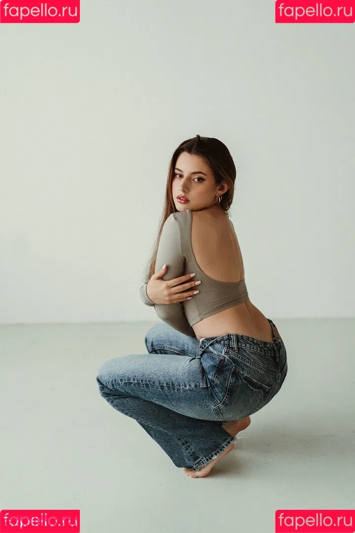 Courtney Miller / co_mill / pikagurlx / typicalvlogs Onlyfans Photo Gallery 