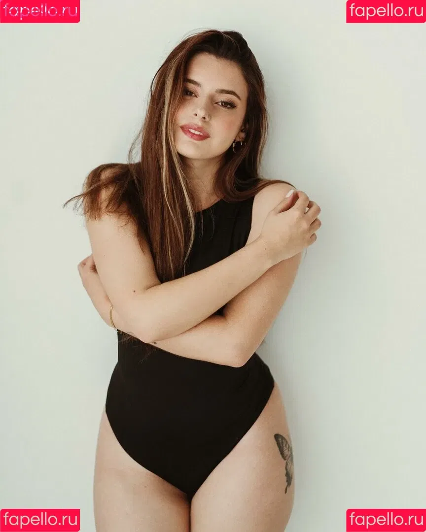 Courtney Miller / co_mill / pikagurlx / typicalvlogs Onlyfans Photo Gallery 