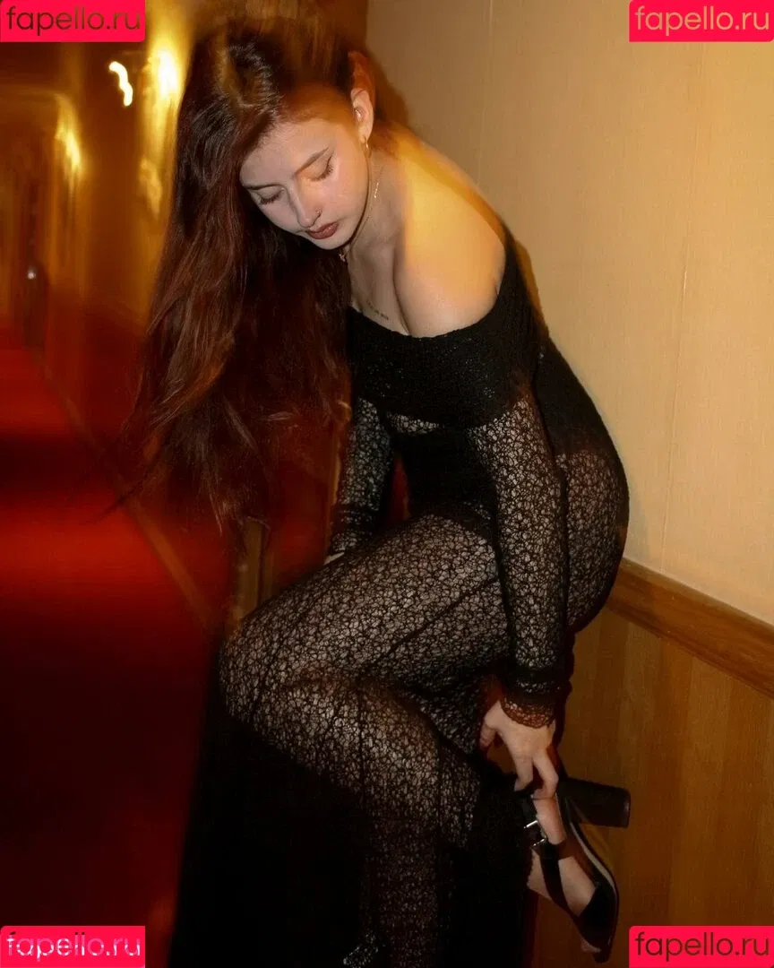 Courtney Miller / co_mill / pikagurlx / typicalvlogs Onlyfans Photo Gallery 