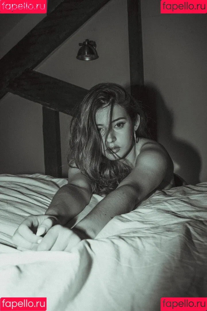 Courtney Miller / co_mill / pikagurlx / typicalvlogs Onlyfans Photo Gallery 