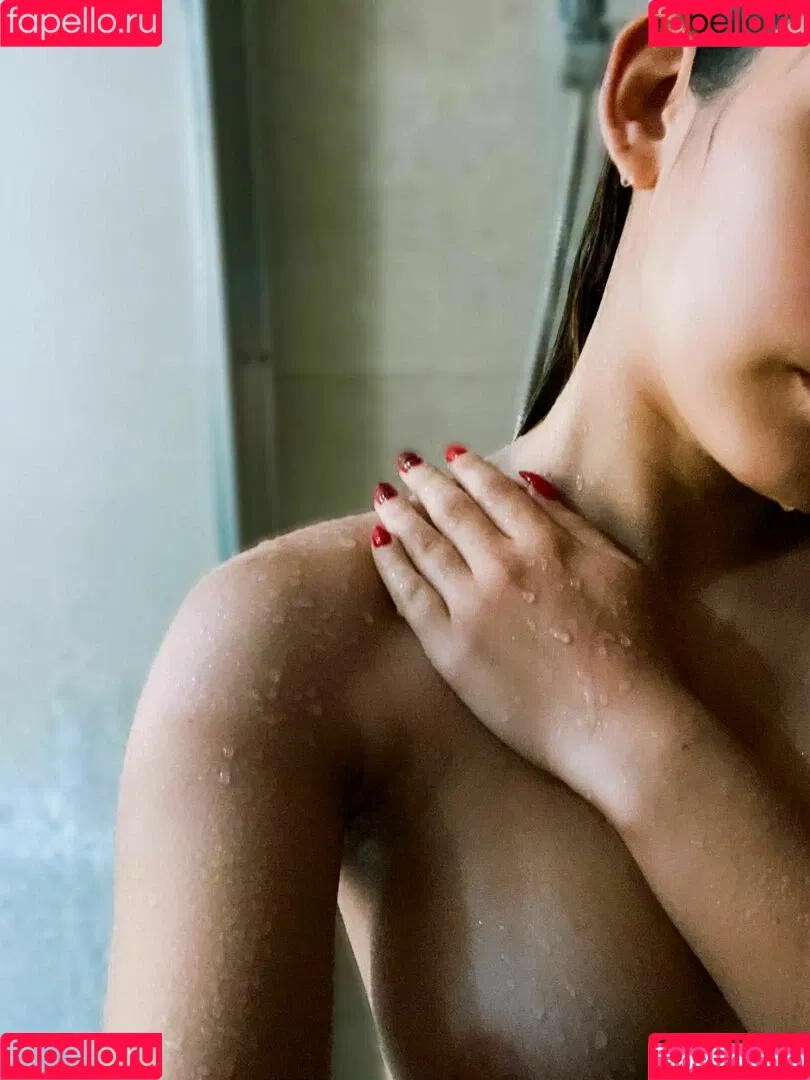 Courtney Miller / co_mill / pikagurlx / typicalvlogs Onlyfans Photo Gallery 