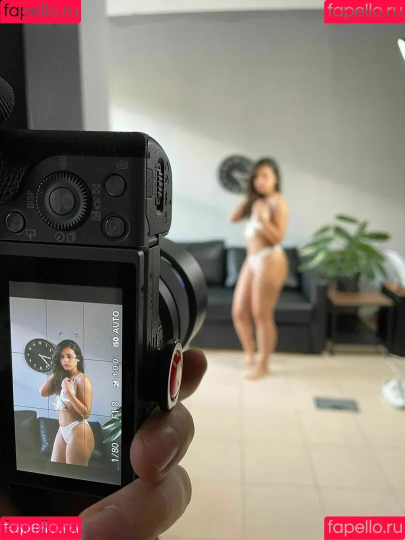 Courtney Miller / co_mill / pikagurlx / typicalvlogs Onlyfans Photo Gallery 