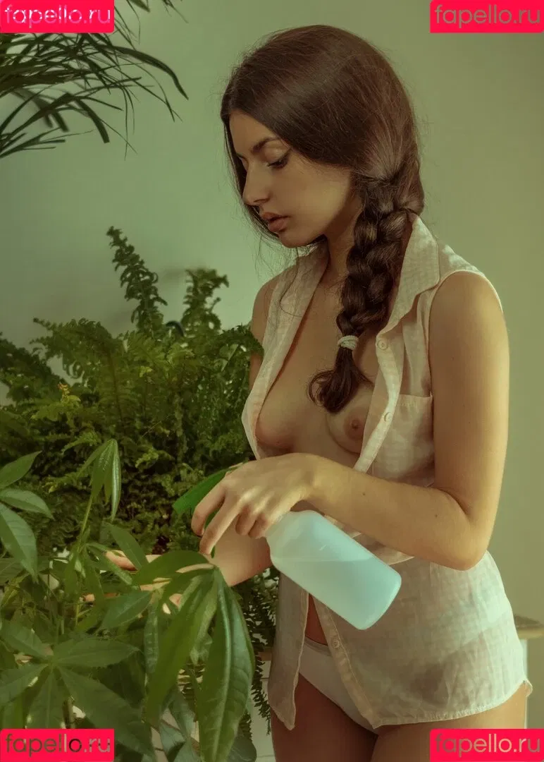 Courtney Miller / co_mill / pikagurlx / typicalvlogs Onlyfans Photo Gallery 