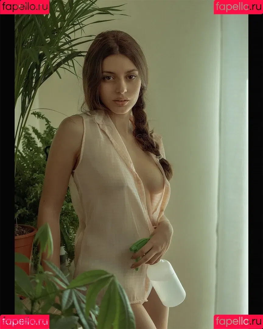 Courtney Miller / co_mill / pikagurlx / typicalvlogs Onlyfans Photo Gallery 