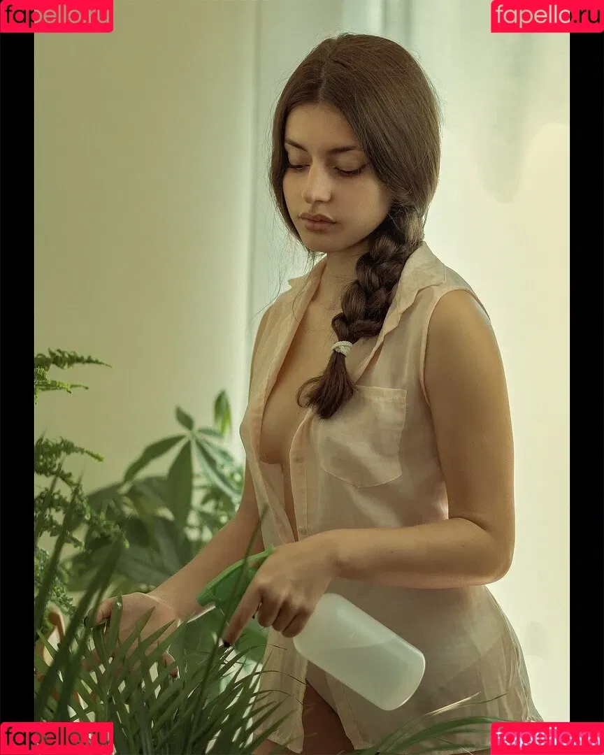 Courtney Miller / co_mill / pikagurlx / typicalvlogs Onlyfans Photo Gallery 