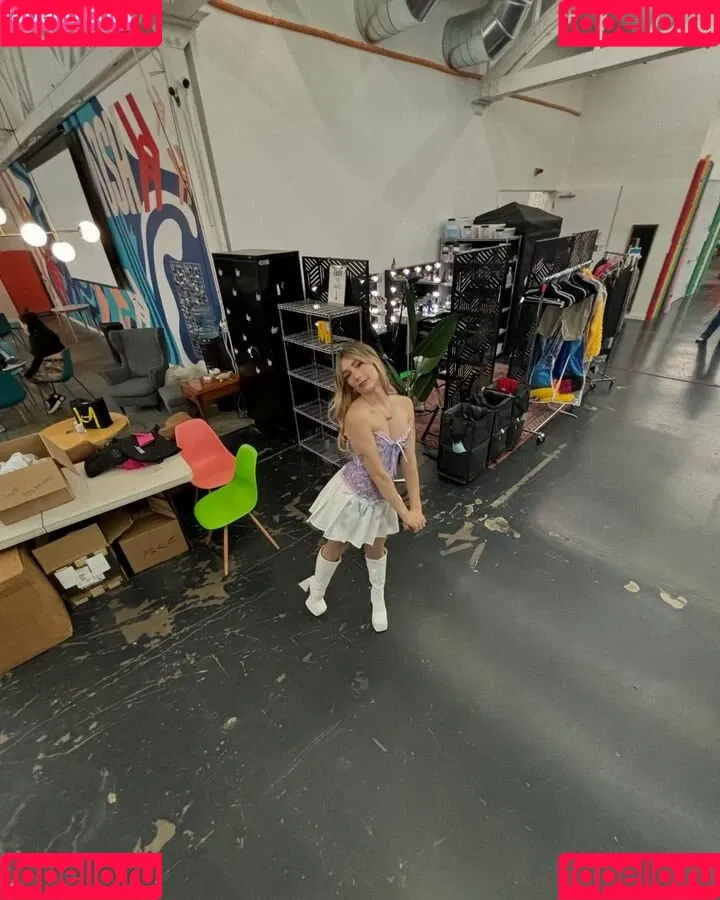 Courtney Miller / co_mill / pikagurlx / typicalvlogs Onlyfans Photo Gallery 