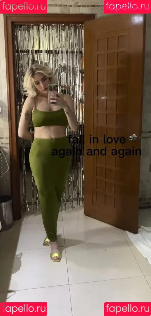 Courtney Miller / co_mill / pikagurlx / typicalvlogs Onlyfans Photo Gallery 