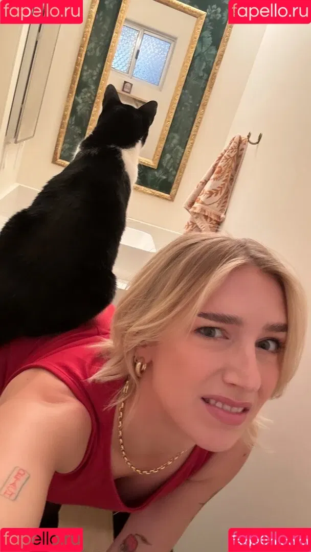 Courtney Miller / co_mill / pikagurlx / typicalvlogs Onlyfans Photo Gallery 