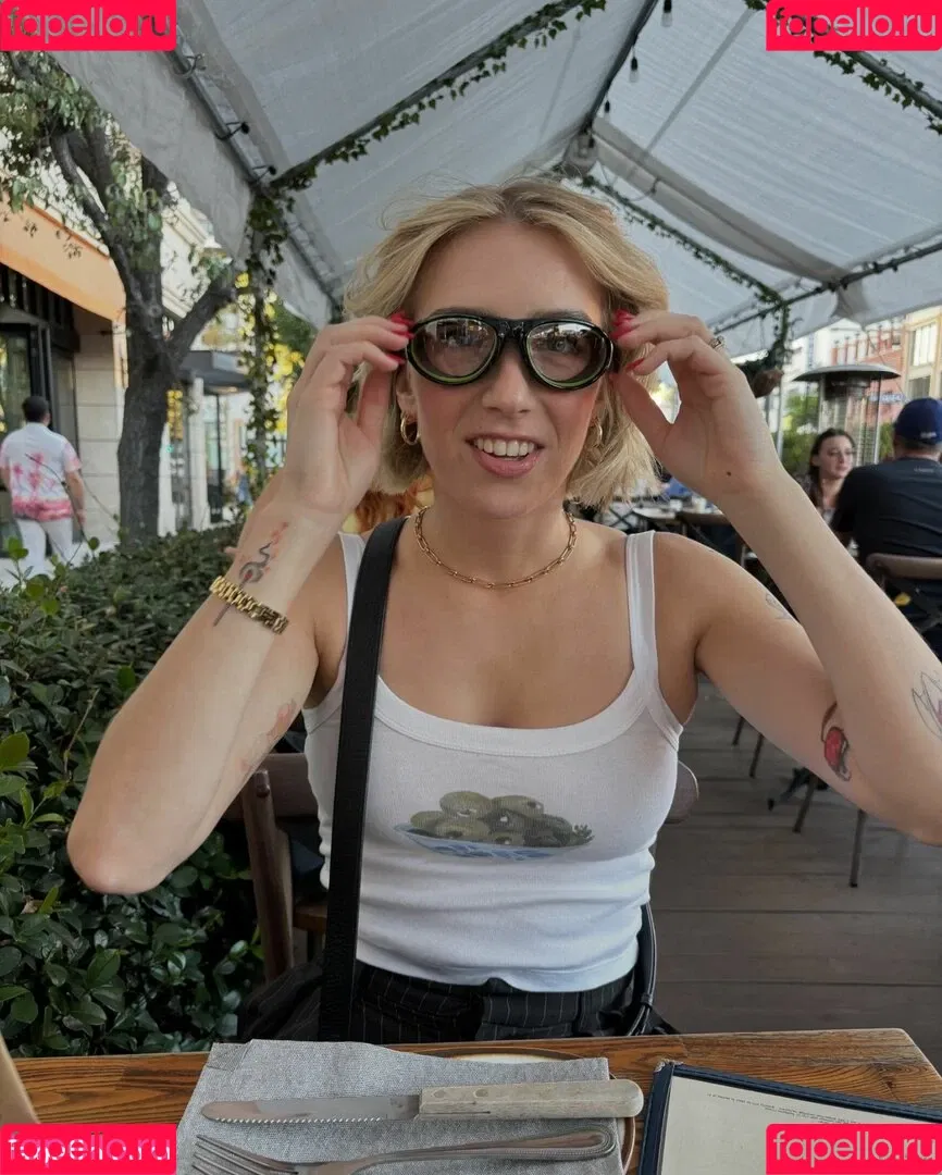 Courtney Miller / co_mill / pikagurlx / typicalvlogs Onlyfans Photo Gallery 