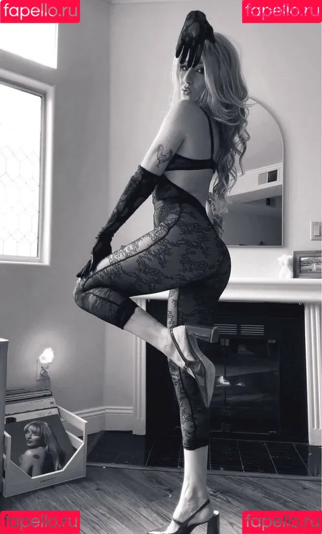 Courtney Miller / co_mill / pikagurlx / typicalvlogs Onlyfans Photo Gallery 