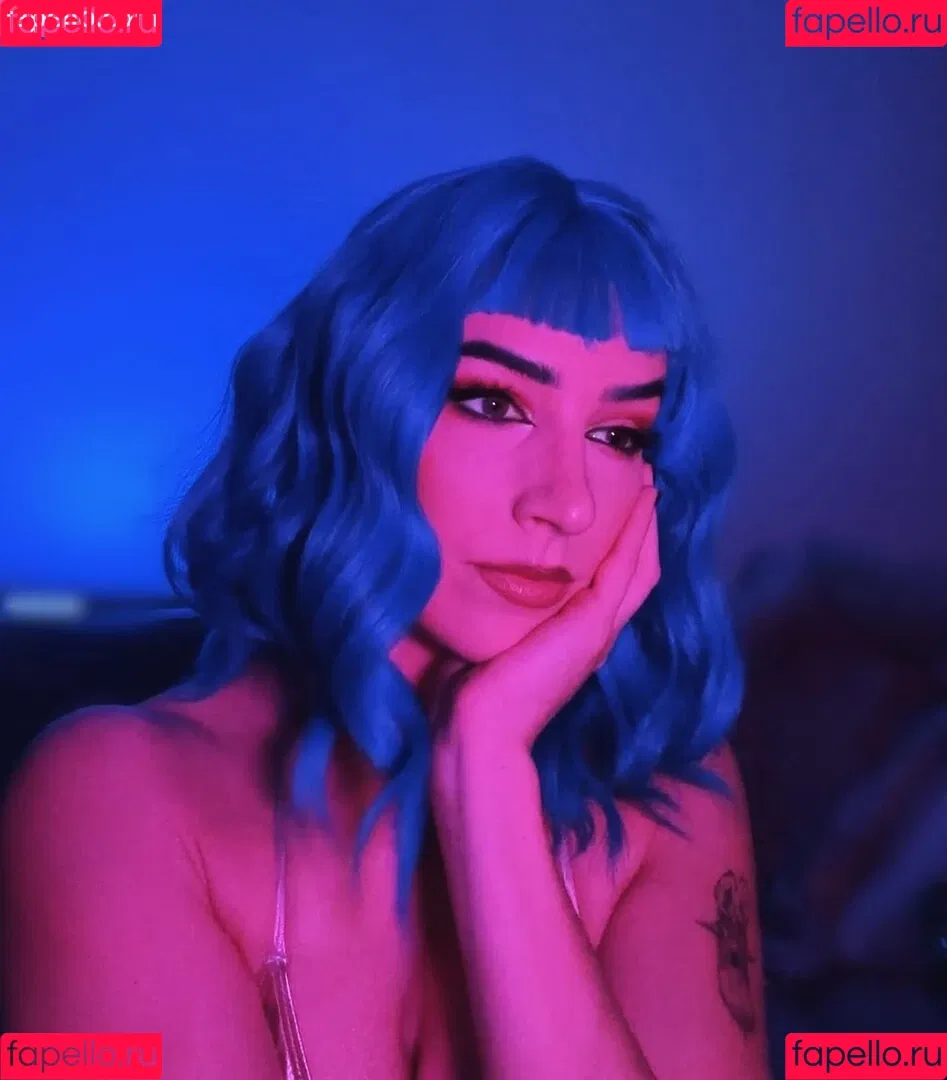 Courtney Miller / co_mill / pikagurlx / typicalvlogs Onlyfans Photo Gallery 