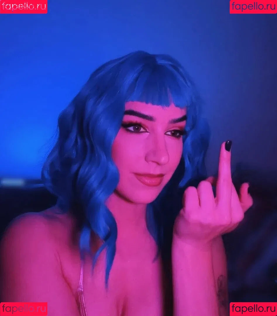 Courtney Miller / co_mill / pikagurlx / typicalvlogs Onlyfans Photo Gallery 