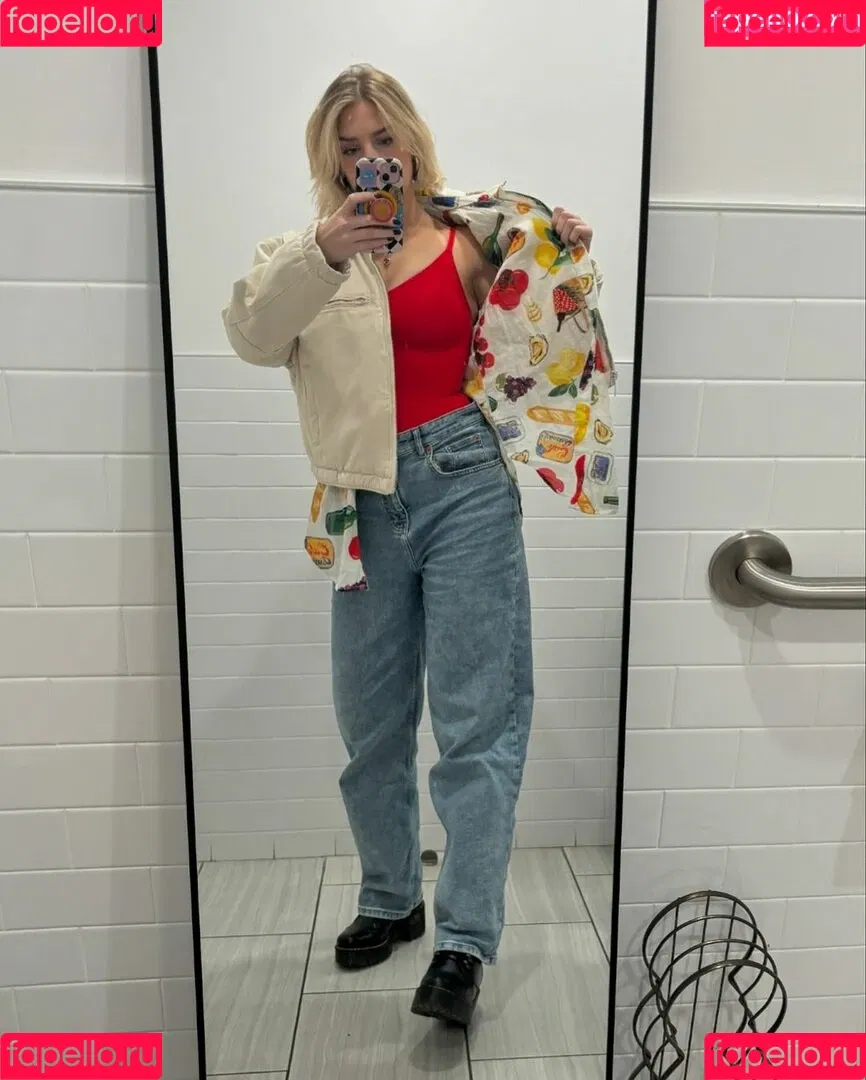 Courtney Miller / co_mill / pikagurlx / typicalvlogs Onlyfans Photo Gallery 