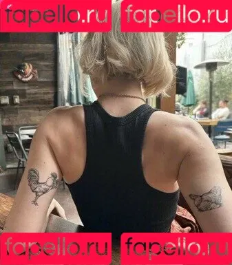 Courtney Miller / co_mill / pikagurlx / typicalvlogs Onlyfans Photo Gallery 